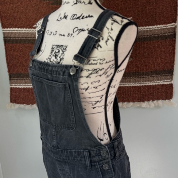 Madewell Adirondack Short Overalls in Washed Black - Picture 6 of 11